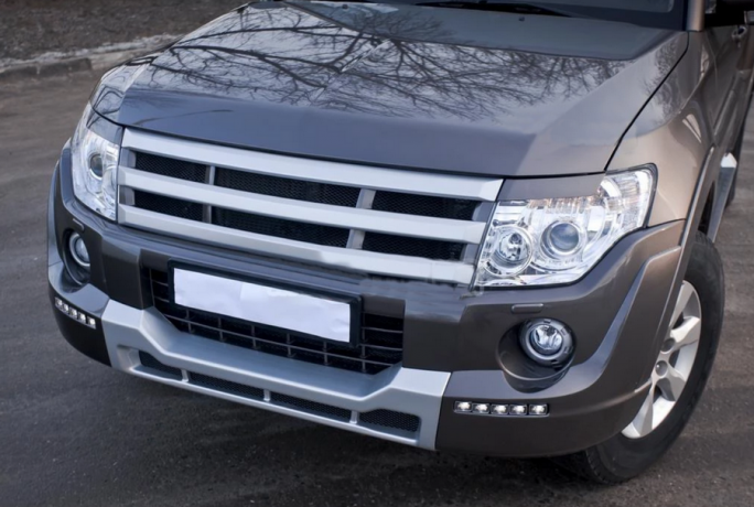 Накладка (юбка) переднего бампера "Broomer Design" (Без ДХЛ) для Mitsubishi Pajero IV (2006-2015) купить недорого с доставкой в Надым