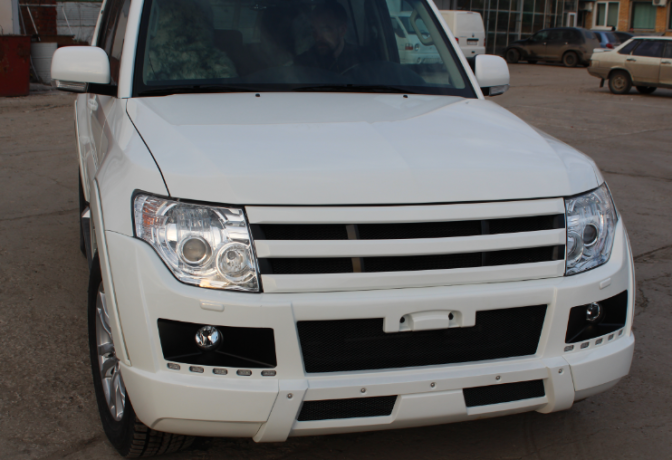 Решетка радиатора "Broomer Design" var №2 для Mitsubishi Pajero 4 (2006-2015) купить недорого с доставкой в Надым