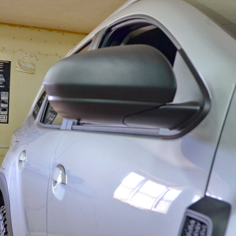 Накладки на зеркала без козырька "КАРТ" для Renault Duster 2 (с 2021 г.в.) тиснение, без комплектации купить недорого с доставкой в Надым